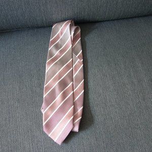 Baldessarini 100% Silk Made in Italy 60 inch Pink Neck Tie